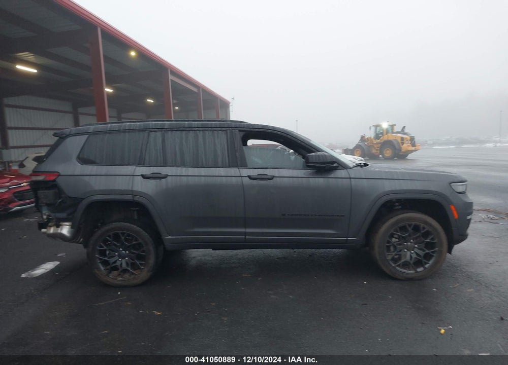 2024 JEEP GRAND CHEROKEE L SUMMIT 4X4 VIN: 1C4RJKEG9R8917670