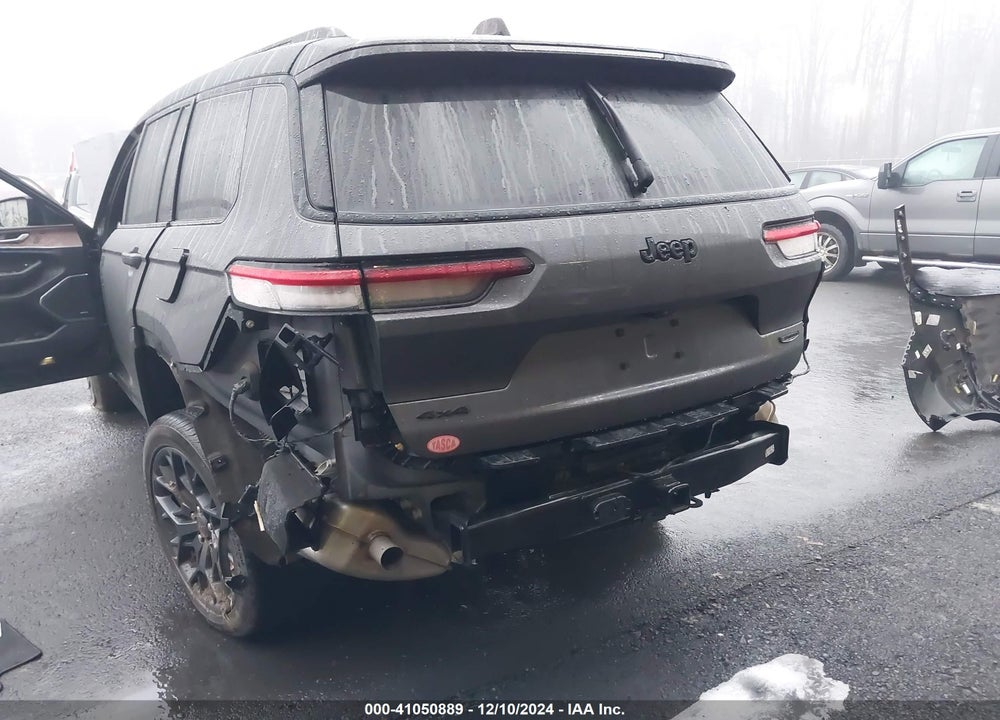 2024 JEEP GRAND CHEROKEE L SUMMIT 4X4 VIN: 1C4RJKEG9R8917670