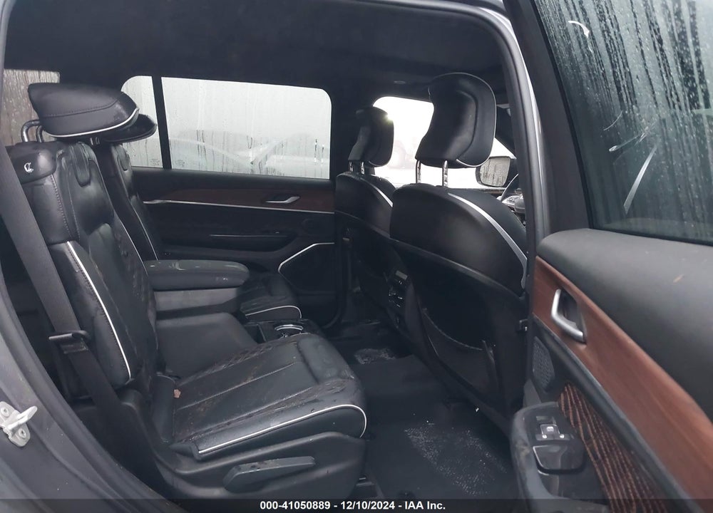 2024 JEEP GRAND CHEROKEE L SUMMIT 4X4 VIN: 1C4RJKEG9R8917670