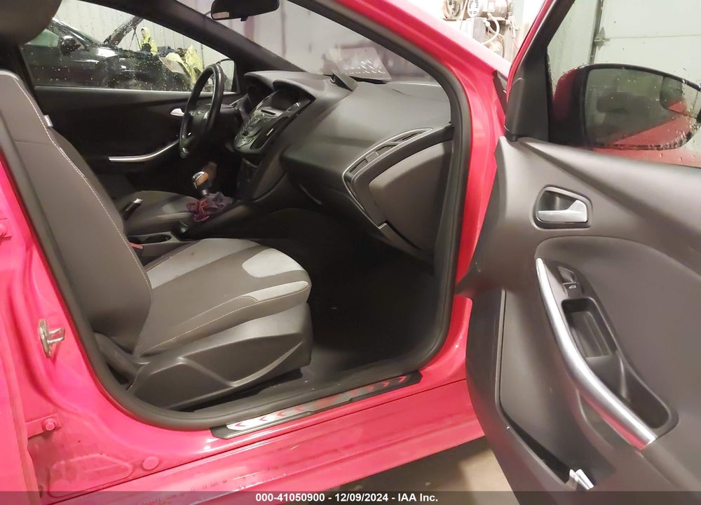 2014 FORD FOCUS ST VIN: 1FADP3L94EL212243