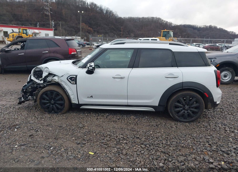 2018 MINI COUNTRYMAN COOPER S VIN: WMZYT5C34J3E61170