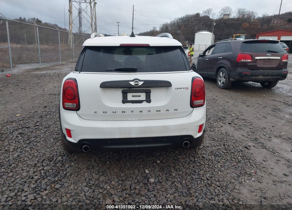 2018 MINI COUNTRYMAN COOPER S VIN: WMZYT5C34J3E61170