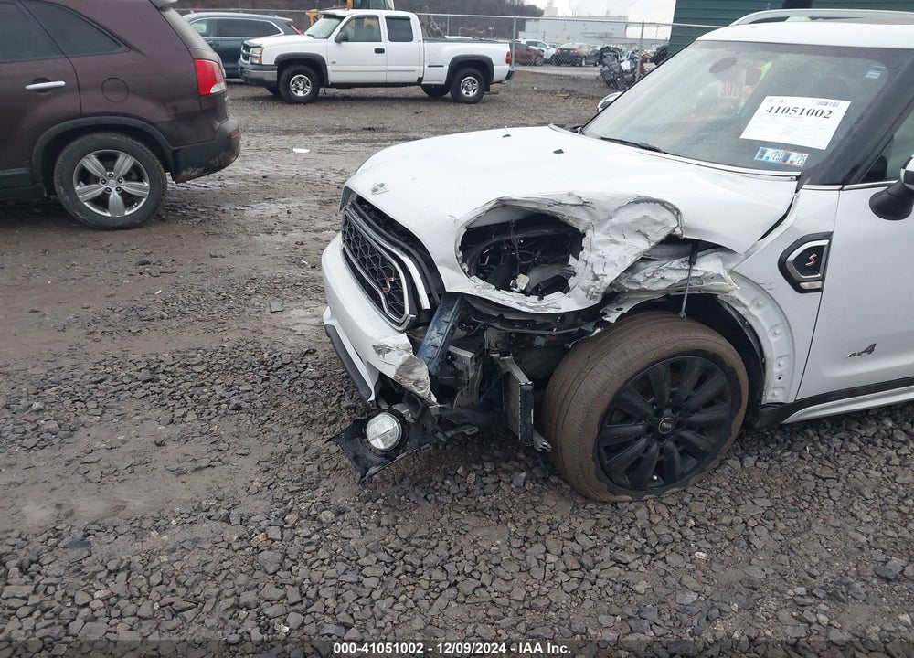 2018 MINI COUNTRYMAN COOPER S VIN: WMZYT5C34J3E61170