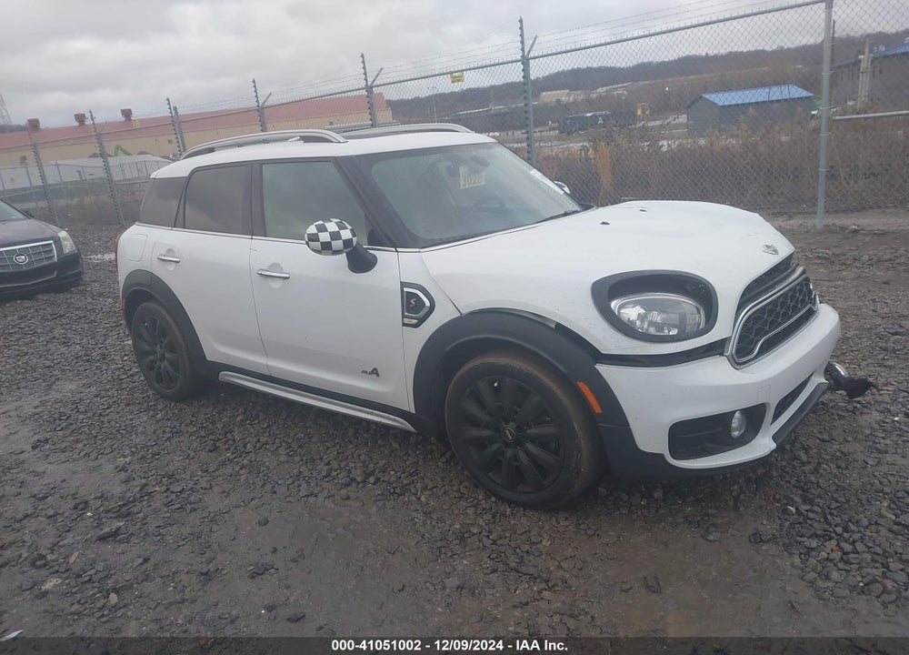 2018 MINI COUNTRYMAN COOPER S VIN: WMZYT5C34J3E61170