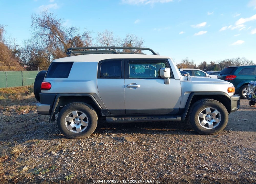 2007 TOYOTA FJ CRUISER VIN: JTEBU11F470003043