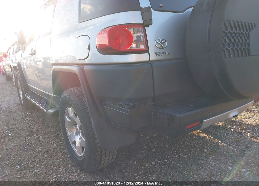 2007 TOYOTA FJ CRUISER VIN: JTEBU11F470003043