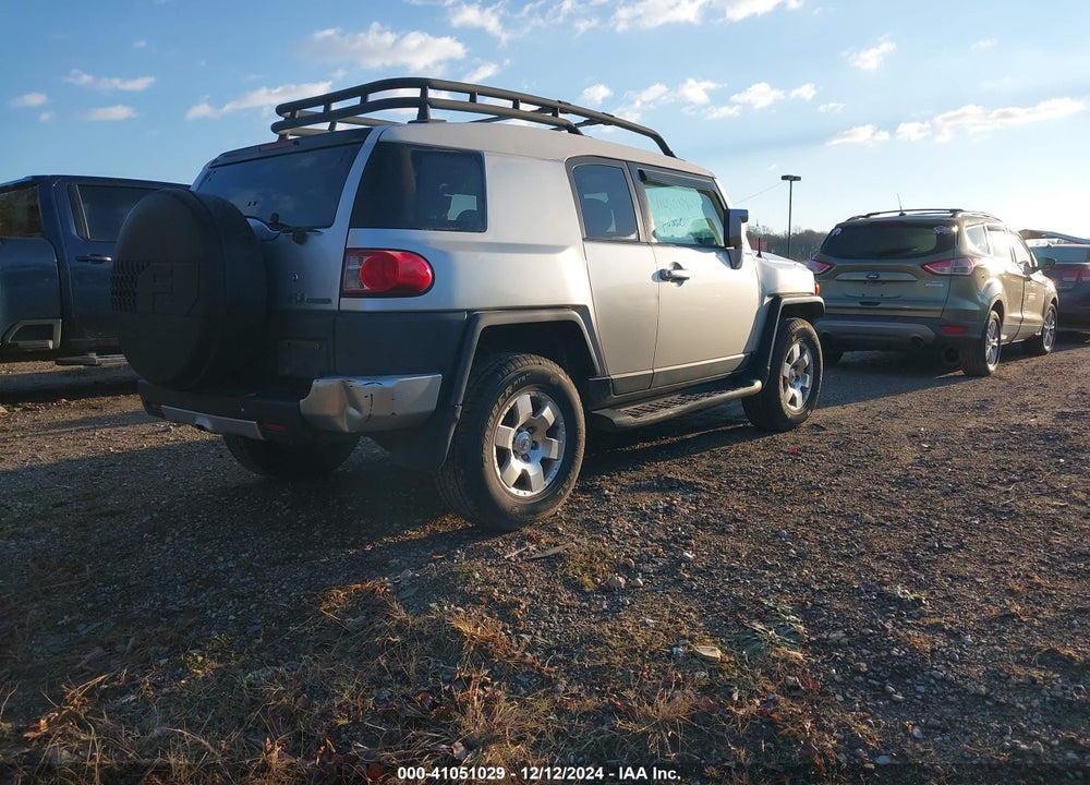 2007 TOYOTA FJ CRUISER VIN: JTEBU11F470003043