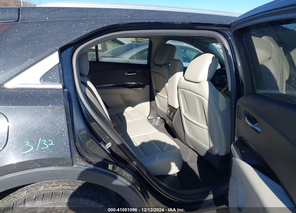2019 CADILLAC XT4 LUXURY VIN: 1GYFZBR46KF107680