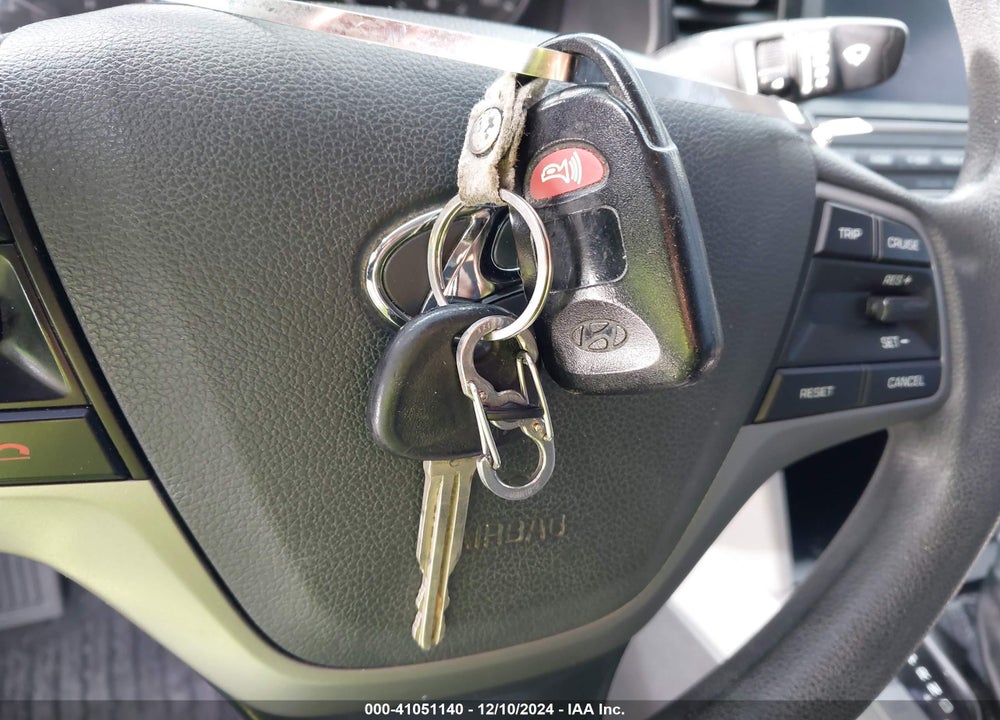 2017 HYUNDAI ELANTRA SE VIN: KMHD84LF6HU060656