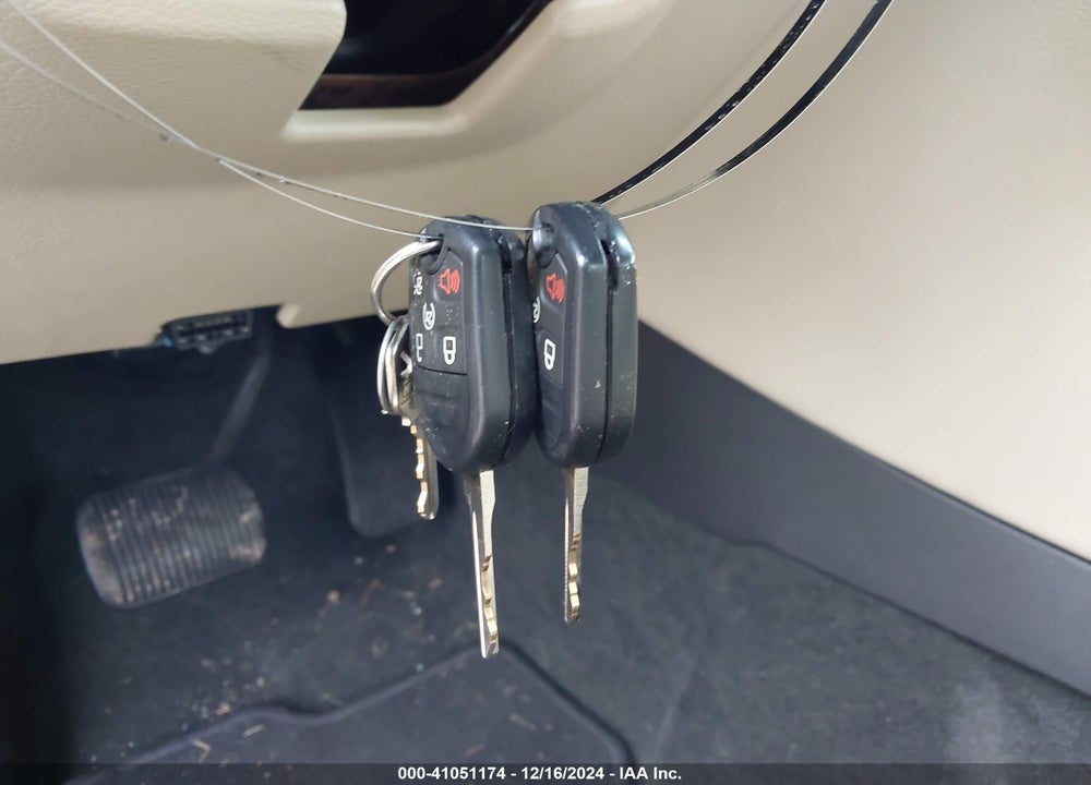 2013 FORD TAURUS SEL VIN: 1FAHP2E80DG220556