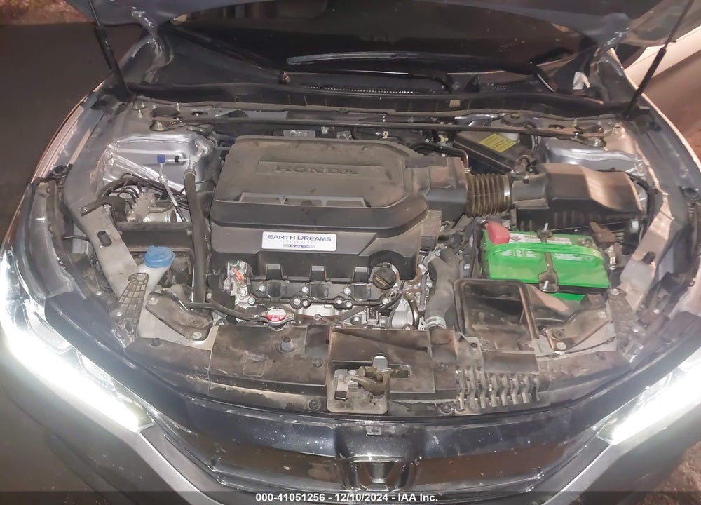 2017 HONDA ACCORD VIN: 1HGCR3F80HA029717
