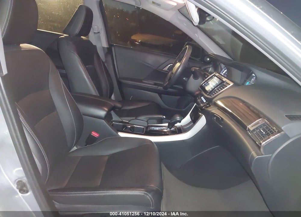 2017 HONDA ACCORD VIN: 1HGCR3F80HA029717