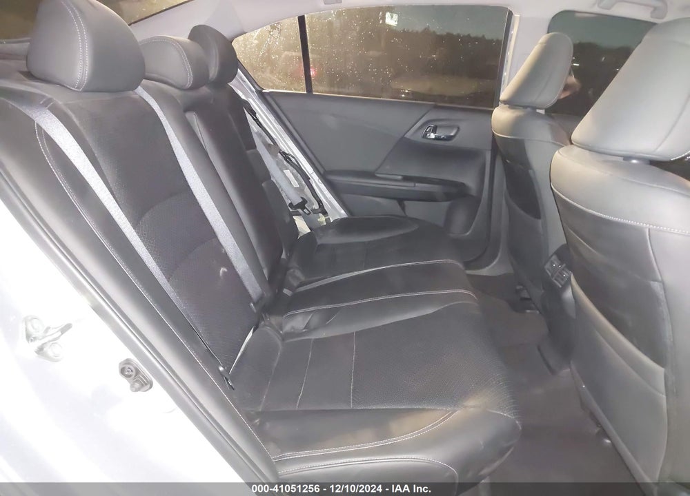 2017 HONDA ACCORD VIN: 1HGCR3F80HA029717