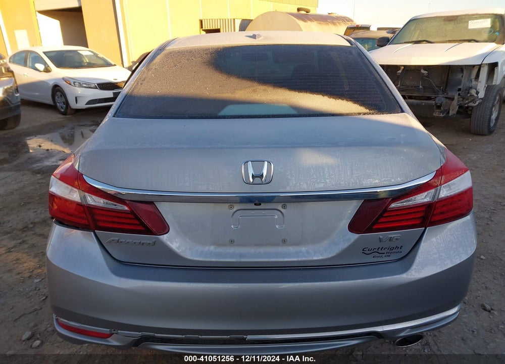 2017 HONDA ACCORD VIN: 1HGCR3F80HA029717