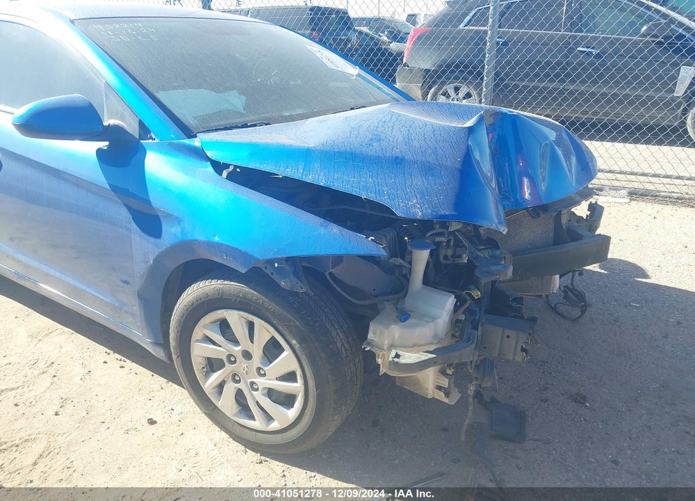 2018 HYUNDAI ELANTRA VIN: 5NPD74LFXJH313775