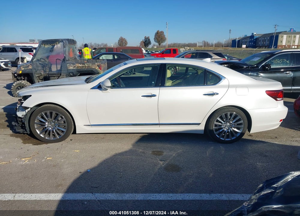 2017 LEXUS LS 460 VIN: JTHCL5EF3H5029262