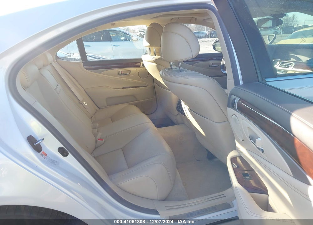 2017 LEXUS LS 460 VIN: JTHCL5EF3H5029262