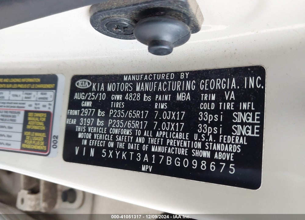 2011 KIA SORENTO LX VIN: 5XYKT3A17BG098675