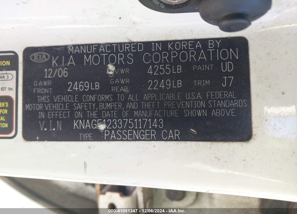 2007 KIA OPTIMA LX VIN: KNAGE123375117143