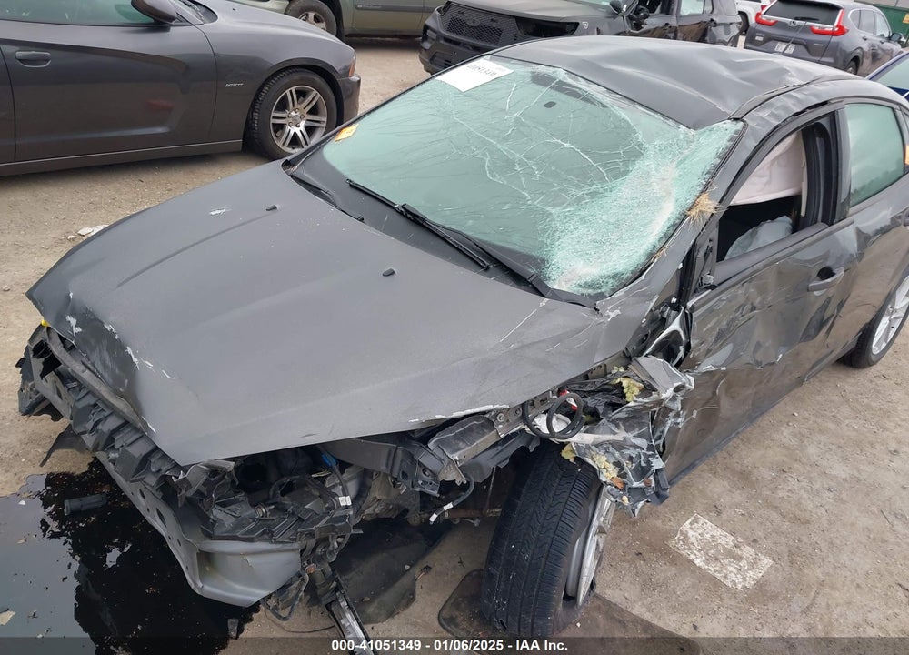 2018 FORD FOCUS SE VIN: 1FADP3F29JL257428