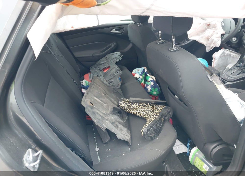 2018 FORD FOCUS SE VIN: 1FADP3F29JL257428