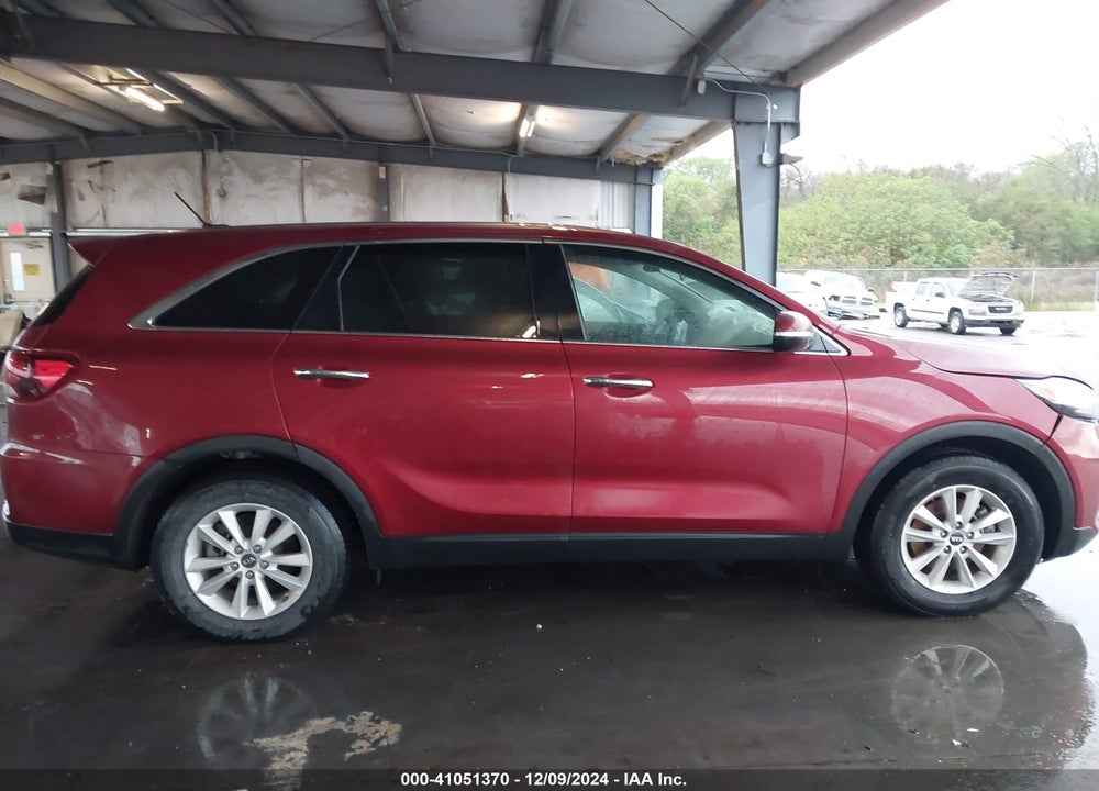 2019 KIA SORENTO 2.4L LX VIN: 5XYPG4A38KG523757
