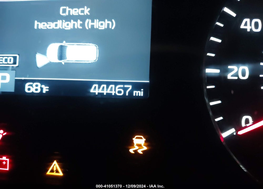 2019 KIA SORENTO 2.4L LX VIN: 5XYPG4A38KG523757