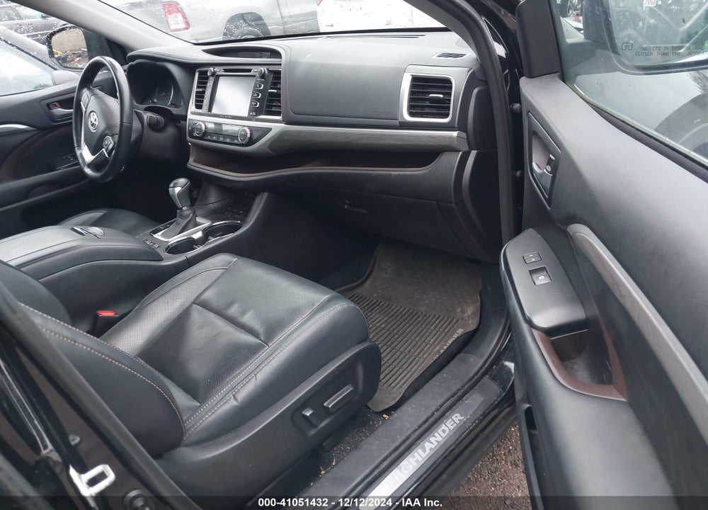 2017 TOYOTA HIGHLANDER HYBRID LIMITED PLATINUM VIN: 5TDDGRFH3HS029984