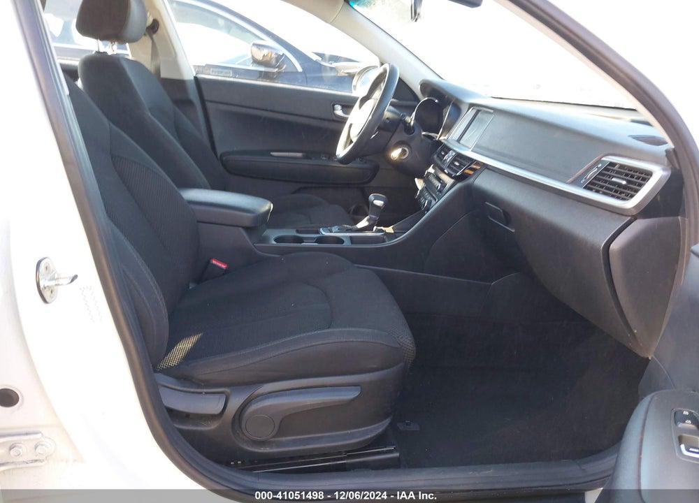 2020 KIA OPTIMA LX VIN: 5XXGT4L35LG429351