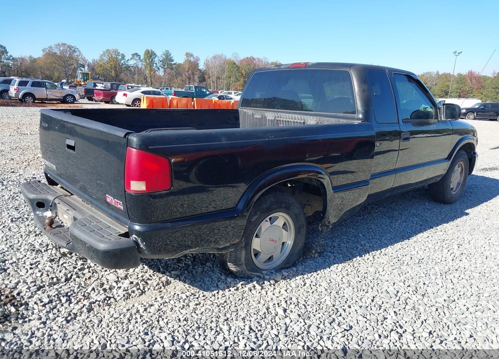 2003 GMC SONOMA SLS VIN: 1GTCS19H138182562