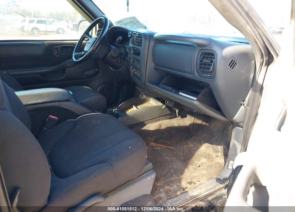 2003 GMC SONOMA SLS VIN: 1GTCS19H138182562
