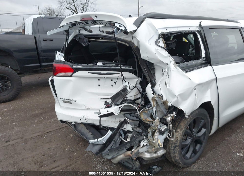2020 CHRYSLER PACIFICA TOURING L PLUS VIN: 2C4RC1EG7LR286935