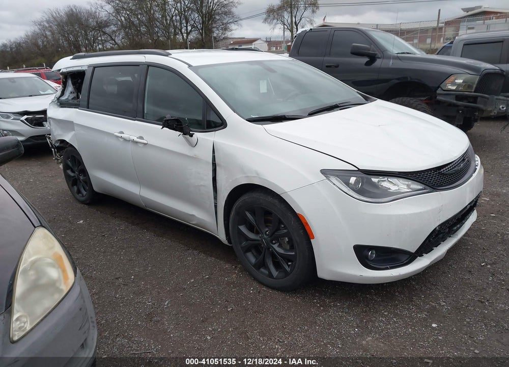 2020 CHRYSLER PACIFICA TOURING L PLUS VIN: 2C4RC1EG7LR286935