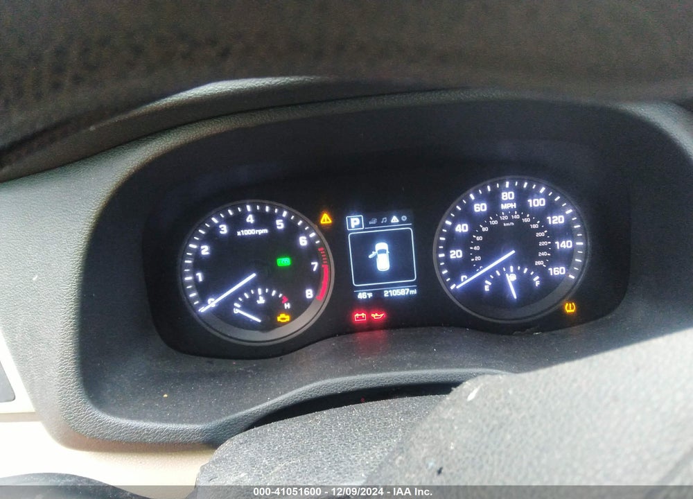 2016 HYUNDAI TUCSON VIN: KM8J23A42GU120897