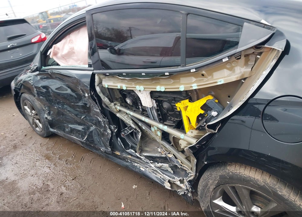 2017 HYUNDAI ELANTRA SE VIN: 5NPD84LF7HH181839