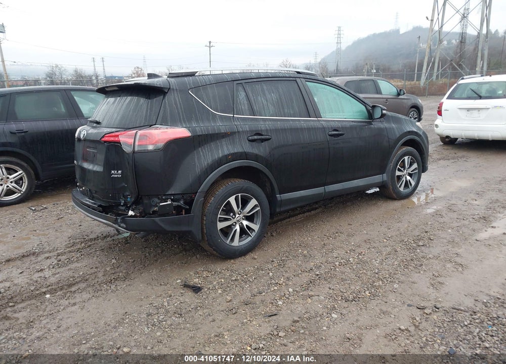 2018 TOYOTA RAV4 ADVENTURE/XLE VIN: 2T3RFREV7JW711853