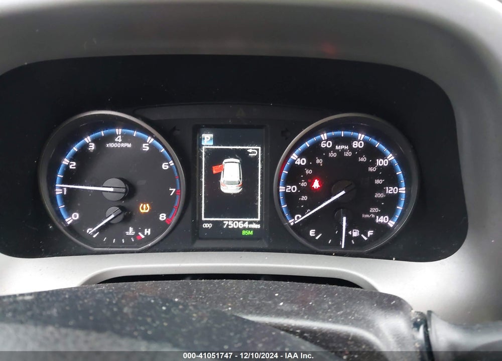 2018 TOYOTA RAV4 ADVENTURE/XLE VIN: 2T3RFREV7JW711853