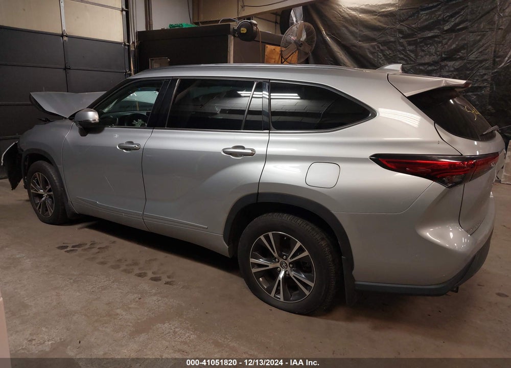 2021 TOYOTA HIGHLANDER XLE VIN: 5TDGZRBH7MS557986
