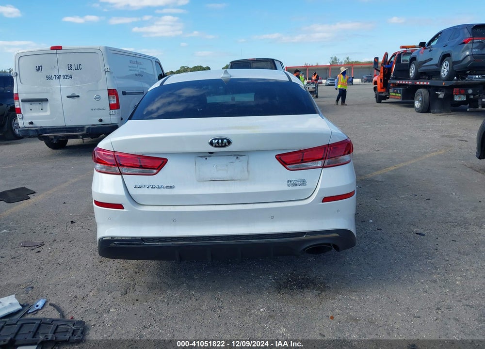 2020 KIA OPTIMA LX VIN: 5XXGT4L33LG439702