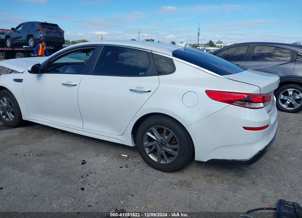 2020 KIA OPTIMA LX VIN: 5XXGT4L33LG439702