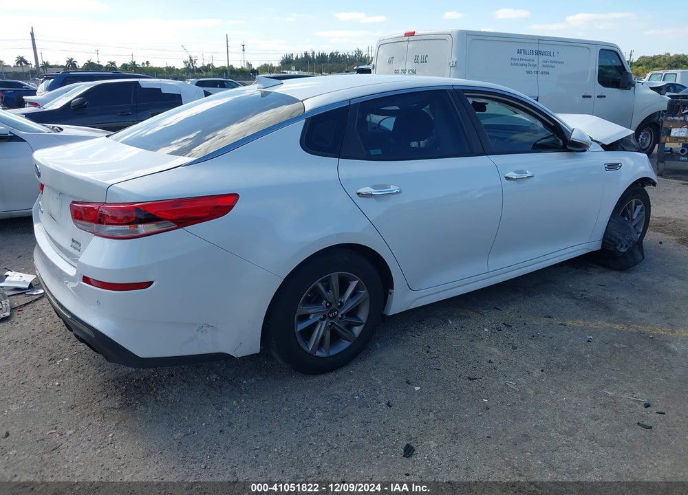 2020 KIA OPTIMA LX VIN: 5XXGT4L33LG439702