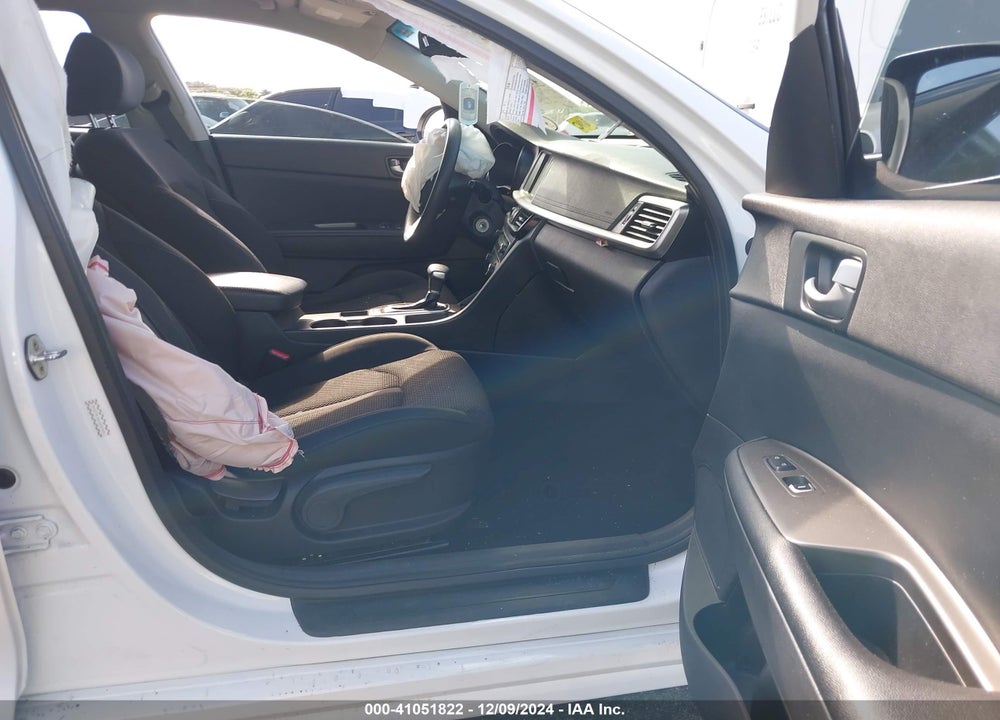 2020 KIA OPTIMA LX VIN: 5XXGT4L33LG439702