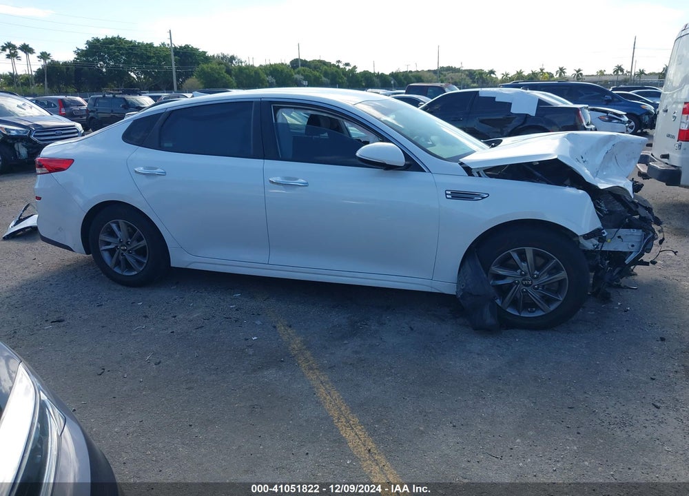 2020 KIA OPTIMA LX VIN: 5XXGT4L33LG439702