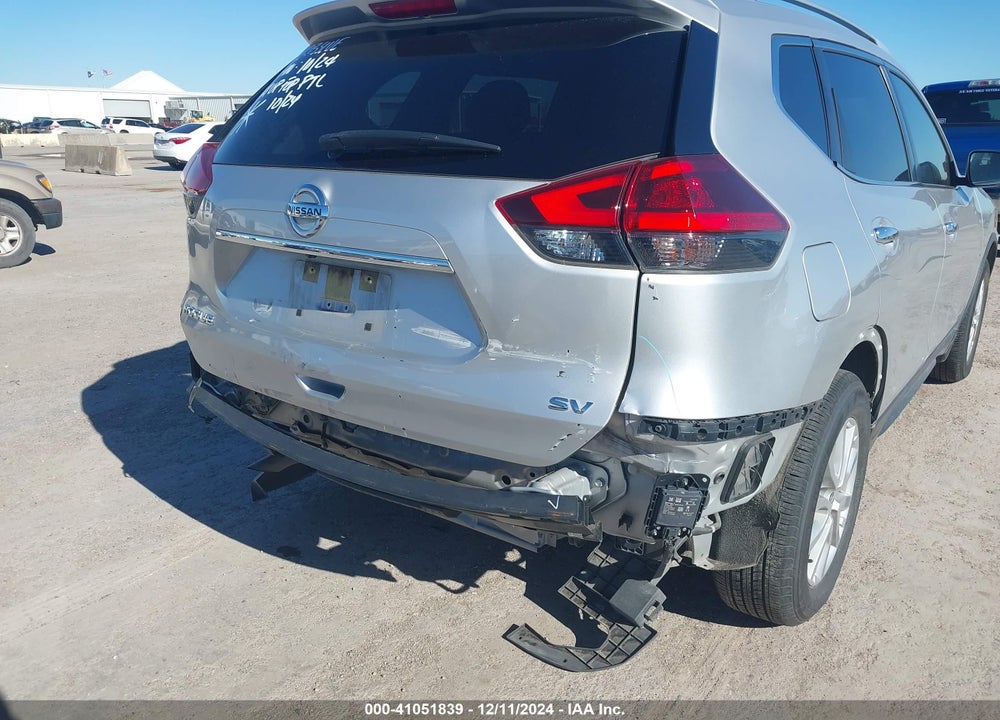 2018 NISSAN ROGUE SV VIN: JN8AT2MT4JW469753