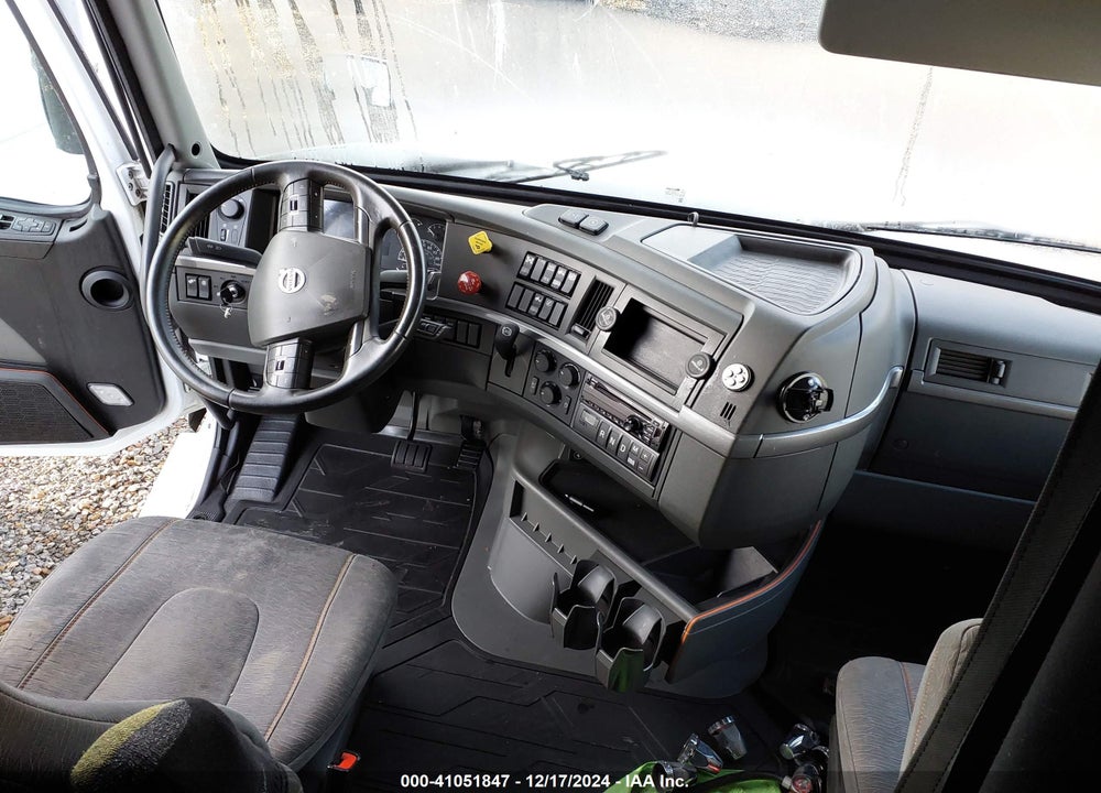 2021 VOLVO VNL VIN: 4V4NC9EHXMN281625