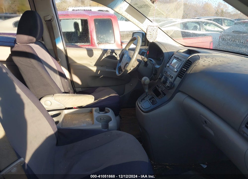 2011 KIA SEDONA LX VIN: KNDMG4C72B6366832