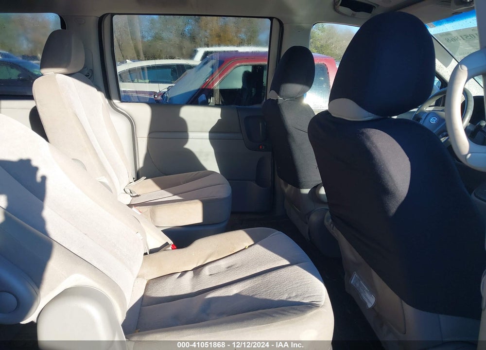 2011 KIA SEDONA LX VIN: KNDMG4C72B6366832