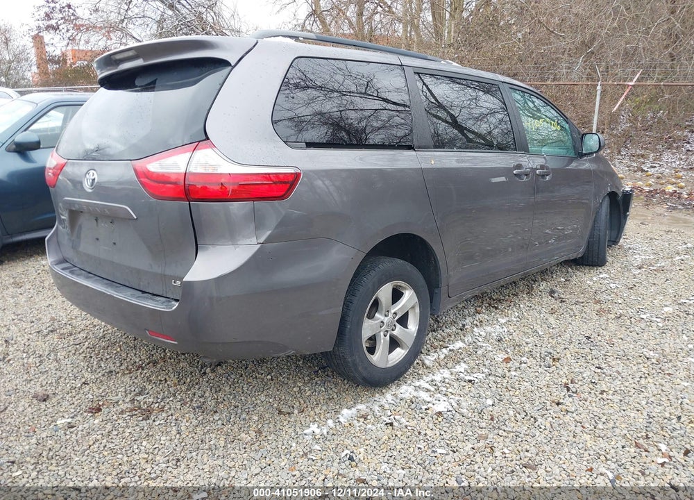 2017 TOYOTA SIENNA LE 8 PASSENGER VIN: 5TDKZ3DC6HS844685