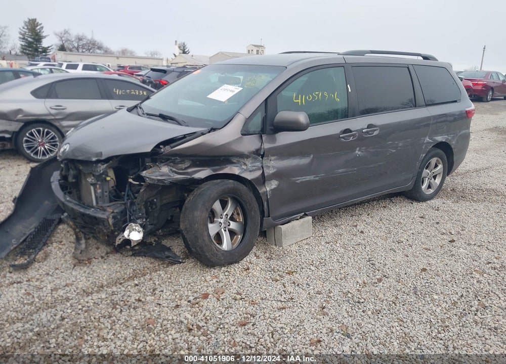 2017 TOYOTA SIENNA LE 8 PASSENGER VIN: 5TDKZ3DC6HS844685