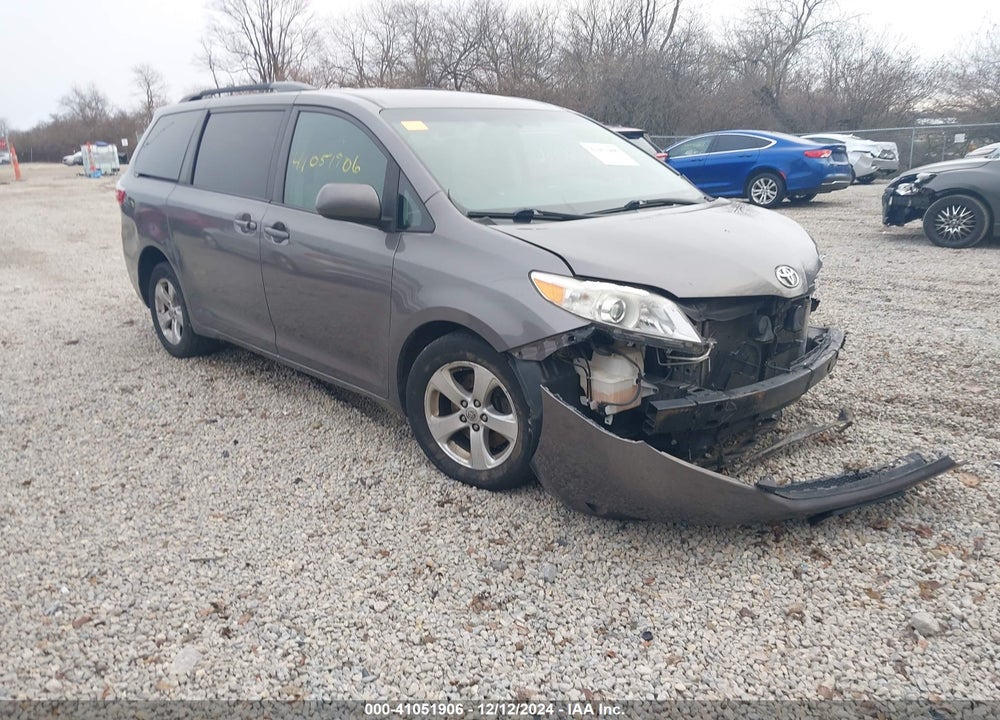 2017 TOYOTA SIENNA LE 8 PASSENGER VIN: 5TDKZ3DC6HS844685